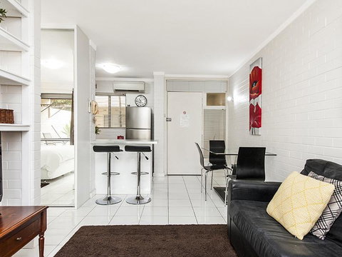 Rosalie 02 - Southport Accommodation 7