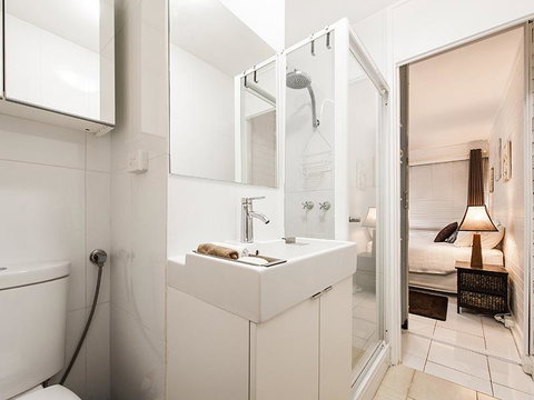 Rosalie 02 - Southport Accommodation 13