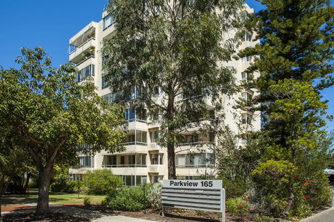 Derby 84 - Southport Accommodation 25