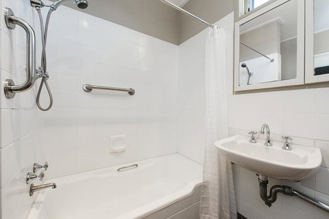 Derby 84 - Southport Accommodation 23