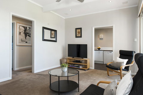 Derby 84 - Southport Accommodation 3