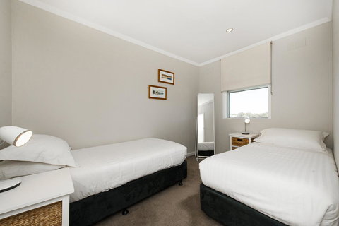 Derby 84 - Southport Accommodation 20