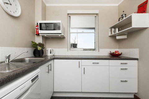 Derby 84 - Southport Accommodation 14