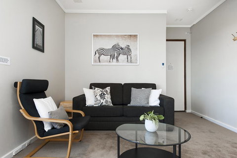 Derby 84 - Southport Accommodation 1