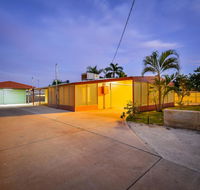 30 Kennedy Street - Southport Accommodation