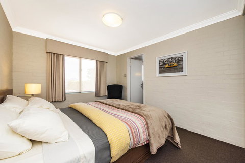Subiaco Village 18 - Southport Accommodation 11