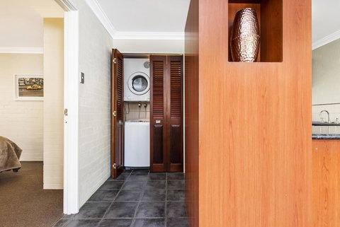 Subiaco Village 18 - Southport Accommodation 8