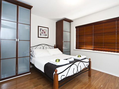 Lucy's House - Southport Accommodation 2