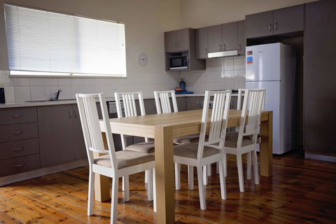 Hopetoun Motel & Chalet Village - Accommodation Southport 7