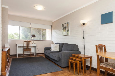 Rosalie 35 - Southport Accommodation 2