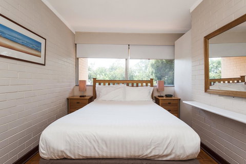 Rosalie 35 - Southport Accommodation 14