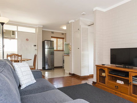 Rosalie 35 - Southport Accommodation 8