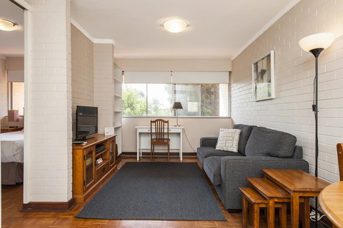 Rosalie 35 - Southport Accommodation 4