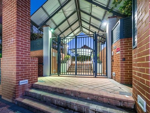 Subiaco Emporium Apartment - Southport Accommodation 6