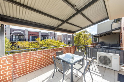 Subiaco Emporium Apartment - Southport Accommodation 1