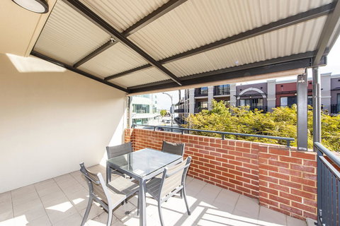 Subiaco Emporium Apartment - Southport Accommodation 9