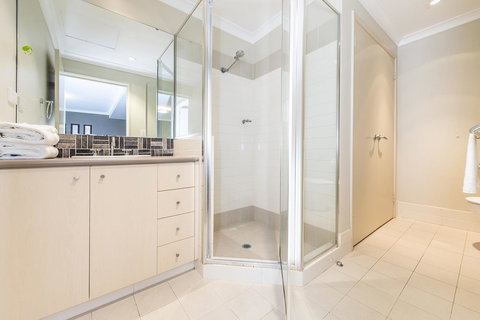 Subiaco Emporium Apartment - Southport Accommodation 12