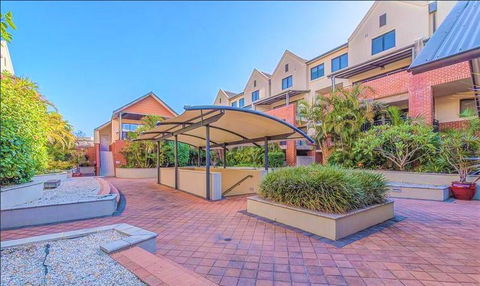 Subiaco Emporium Apartment - Southport Accommodation 4