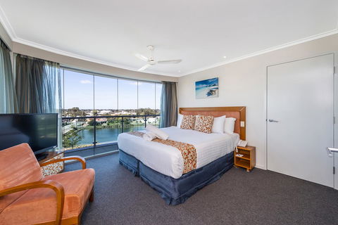 A 406 FANTASTIC OCEAN BEACH And MARINA VIEW APT - MANDURAH - Southport Accommodation 12