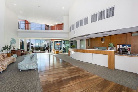 A 406 FANTASTIC OCEAN BEACH And MARINA VIEW APT - MANDURAH - Southport Accommodation 6