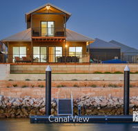 8 Kestrel Place - PRIVATE JETTY  POOL - Southport Accommodation
