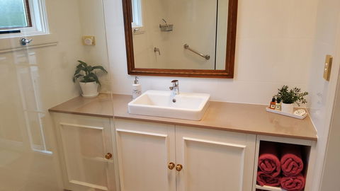 Arendon Cottage - Southport Accommodation 8