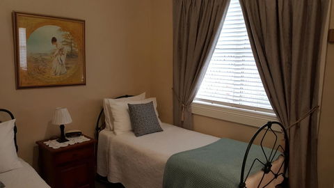 Arendon Cottage - Southport Accommodation 9