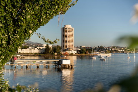 Wrest Point - Accommodation Southport 15