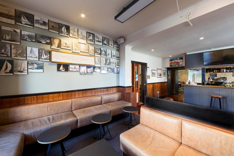 Customs House Hotel - Accommodation Southport 1