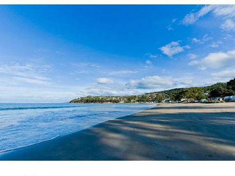 The Ultimate Beach House - Southport Accommodation 0