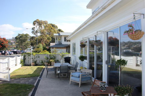 The Ultimate Beach House - Southport Accommodation 11