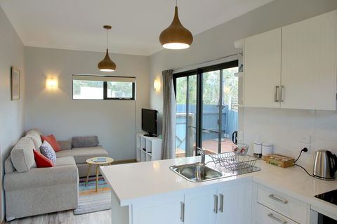 Kingston Beach-House Retreat - Southport Accommodation 8