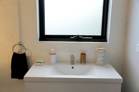 Kingston Beach-House Retreat - Southport Accommodation 1
