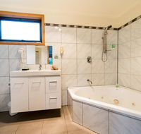 Driftwood Strahan Villas - Southport Accommodation