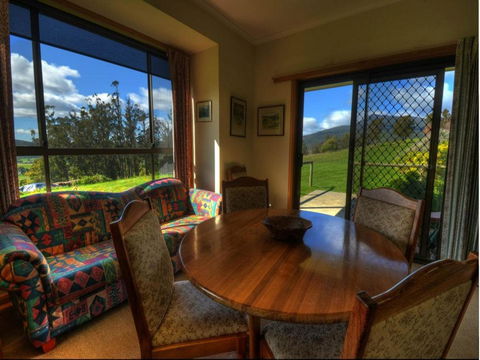 Plovers Ridge Country Retreat - Southport Accommodation 5