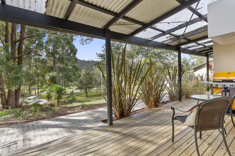 Oyster Cove Chalet - Southport Accommodation 7