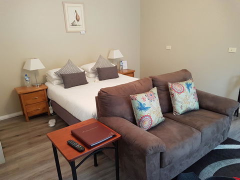 Oyster Cove Chalet - Southport Accommodation 15