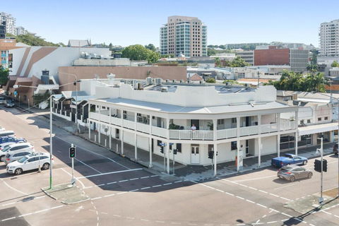 Newmarket Hotel - Southport Accommodation 0