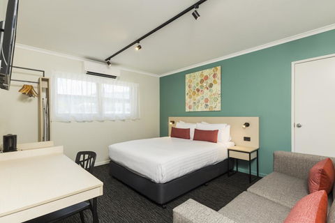 Nightcap At Balaclava Hotel - Southport Accommodation 0