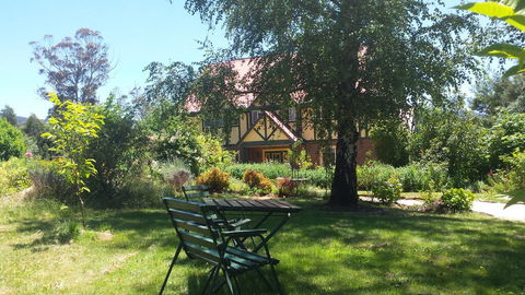 Oaktree Guest House - Southport Accommodation 1