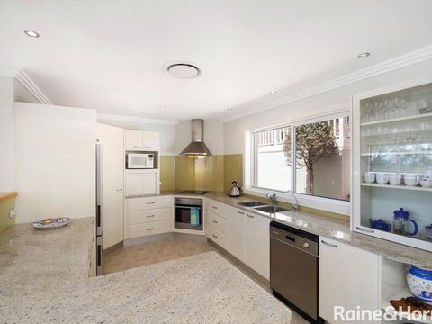 Ocean Breeze - 41 Kurrawyba Avenue, Terrigal - Southport Accommodation 3