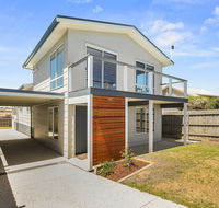 Ocean Chill 10 Minutes Drive to Phillip Island Pet Friendly Family Home Sleeps 8 - Southport Accommodation