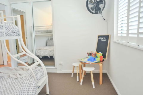 Ocean Front Moffat Beach Private Rooftop Terrace Walk To Cafe's, Restaurants - Southport Accommodation 3