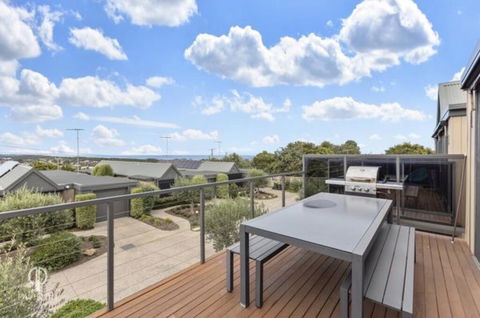 Ocean Grove House With Fantastic Ocean Views - Southport Accommodation 2