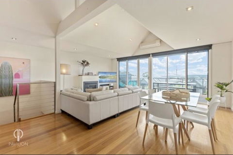 Ocean Grove House With Fantastic Ocean Views - Southport Accommodation 3