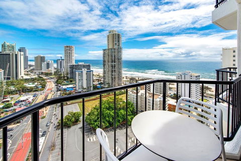 Ocean View King Room - Surfers Paradise - Southport Accommodation 3