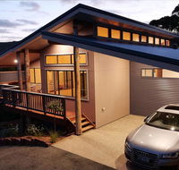 Ocean Islands  Whales  - Southport Accommodation