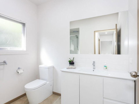 OCEANS 12 - ANGLESEA - Accommodation Southport 2