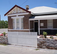 Old Sergeants Quarters - Southport Accommodation