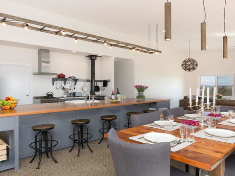 On A Hill - Modern Country Home Near Braidwood - Southport Accommodation 0
